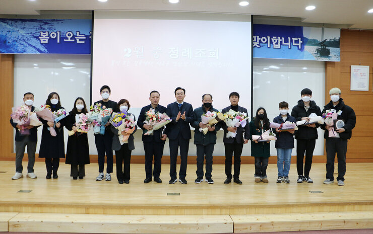 표창대상자와 나주시장 기념촬영 모습