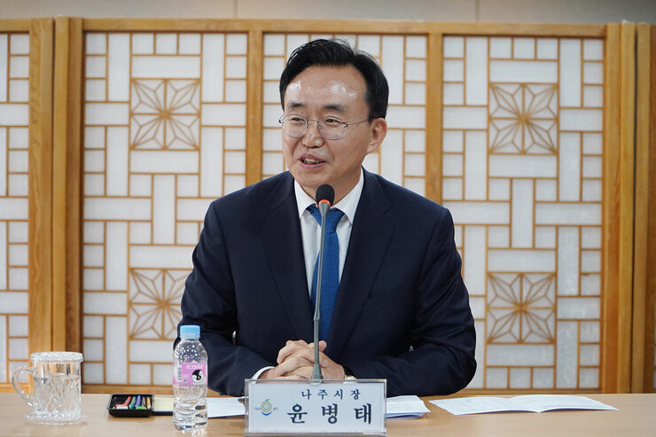 제1회 RE 100 에너지정책 자문위원회 나주시장 인사말 근접촬영