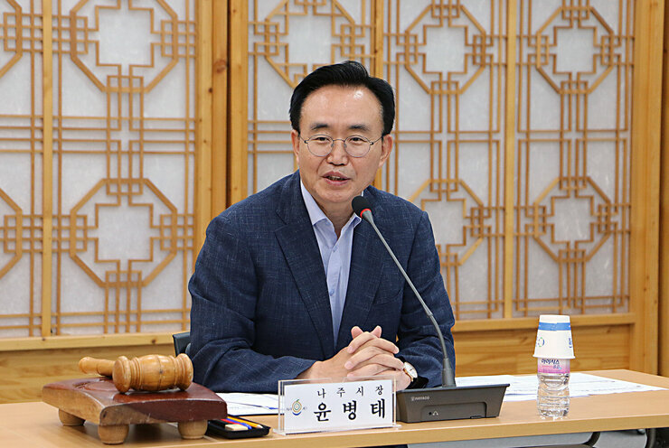 나주시 시민권익위원회 출범식 나주시장의 인사말 모습 근접촬영