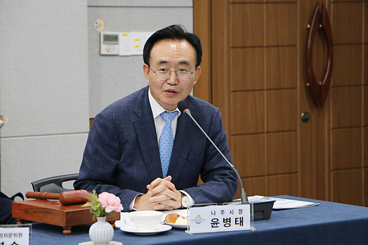 나주시 시정 자문위원회 위원 위촉식 나주시장의 인사말 모습 근접촬영