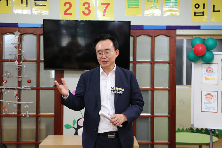송월지역아동센터 방문 간담회 나주시장이 질문에 답변을 하고 있는 모습 근접촬영