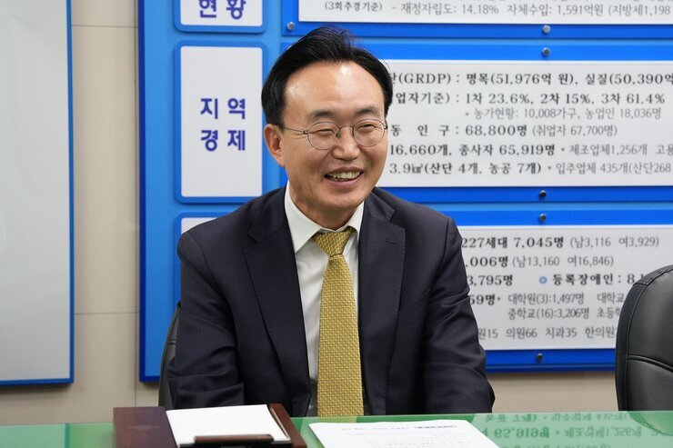  윤병태 나주시장의 클로즈업 사진