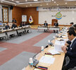 나주시 시민권익위원회 정기회의 회의실 좌측면에서 촬영한 회의 모습