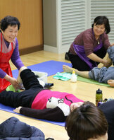 어르신 건강발관리 서비스 실시