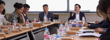 나주일반산단 및 동수오량농공단지 입주기업 간담회 나주시장이 건의사항에 대해 답변을 하고 잇는 모습
